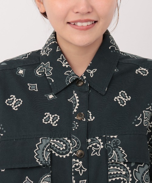 チチカカ（チチカカ）の「ビッグバンダナオーバーシャツ（シャツ/ブラウス・レディース・アイボリー/ベージュ/ネイビー・FREE）」の4枚目の写真