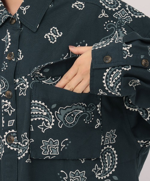 チチカカ（チチカカ）の「ビッグバンダナオーバーシャツ（シャツ/ブラウス・レディース・アイボリー/ベージュ/ネイビー・FREE）」の17枚目の写真