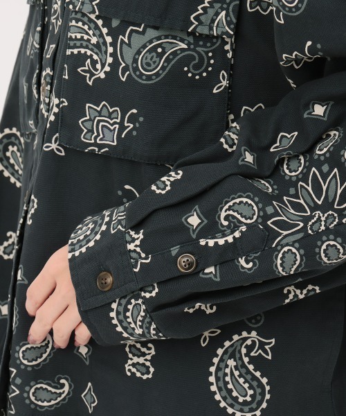 チチカカ（チチカカ）の「ビッグバンダナオーバーシャツ（シャツ/ブラウス・レディース・アイボリー/ベージュ/ネイビー・FREE）」の11枚目の写真