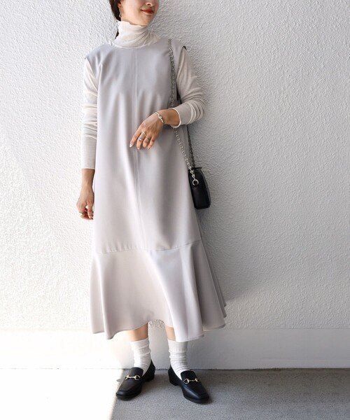 SHIPS(シップス)の「*〈手洗い可能〉ペプラムワンピース◆(ワンピース・レディース・ブラック/ライトグレー/ロイヤルブルー/ベビーピンク・ONE SIZE)」の3枚目の写真