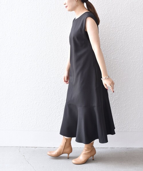 SHIPS(シップス)の「*〈手洗い可能〉ペプラムワンピース◆(ワンピース・レディース・ブラック/ライトグレー/ロイヤルブルー/ベビーピンク・ONE SIZE)」の22枚目の写真