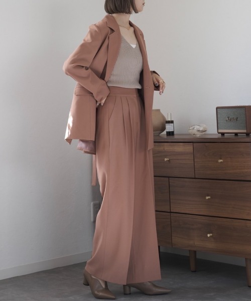 Reurie'（レウリィ）の「カラースラックス(セットアップ対応) / ワイドスラックス ルーズ ロング カラーパンツ ワイドストレート テラコッタ ブルー カーキ setup（スラックス・レディース・カーキ/ライトブルー/テラコッタ・FREE）」の5枚目の写真