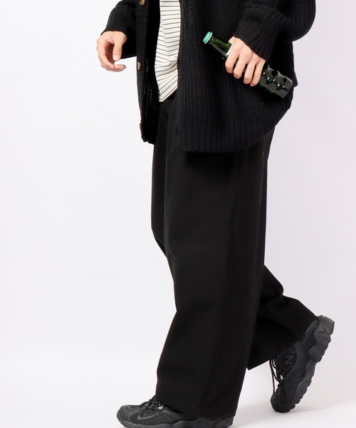 Revo.（レボ）の「Revo. バギーシルエット タック チノパンツ（チノパンツ・メンズ・ベージュ/アイボリー/ブラック/カーキ・1/2）」の2枚目の写真