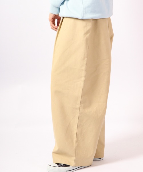Revo.（レボ）の「Revo. バギーシルエット タック チノパンツ（チノパンツ・メンズ・ベージュ/アイボリー/ブラック/カーキ・1/2）」の20枚目の写真
