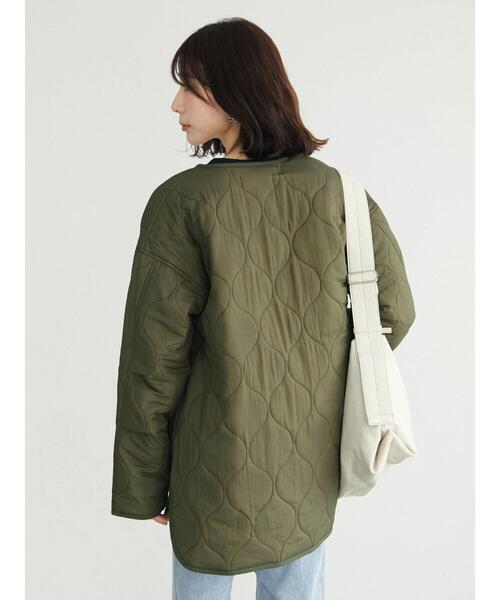 Green Parks(グリーンパークス)の「ミドル丈キルトブルゾン(ブルゾン・レディース・カーキ/アイボリー/ブラック・FREE)」の8枚目の写真