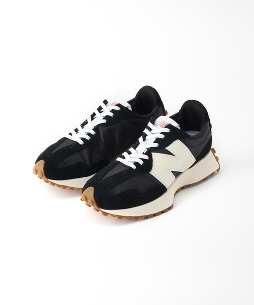 NEW BALANCE(ニューバランス)の「NEW BALANCE WS327(スニーカー・レディース・ブラック/ベージュ・22.5cm/23cm/23.5cm/24cm/24.5cm)」の1枚目の写真