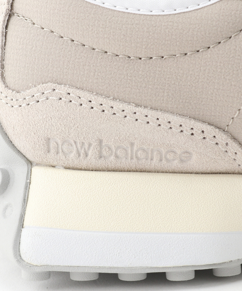 NEW BALANCE(ニューバランス)の「NEW BALANCE WS327(スニーカー・レディース・ブラック/ベージュ・22.5cm/23cm/23.5cm/24cm/24.5cm)」の13枚目の写真