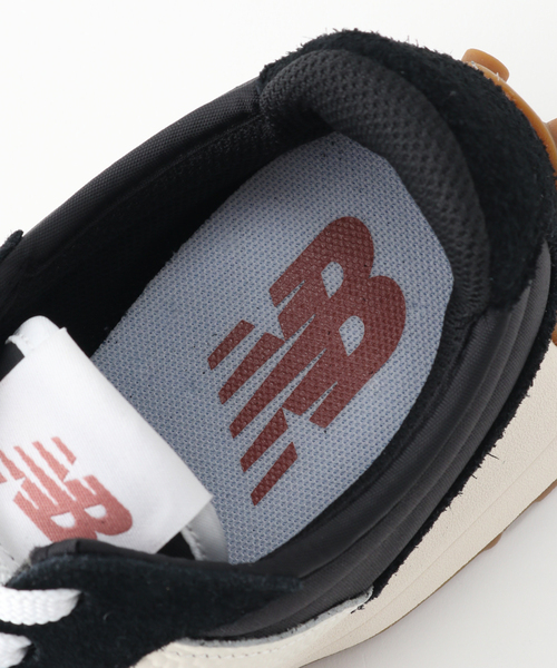 NEW BALANCE(ニューバランス)の「NEW BALANCE WS327(スニーカー・レディース・ブラック/ベージュ・22.5cm/23cm/23.5cm/24cm/24.5cm)」の14枚目の写真