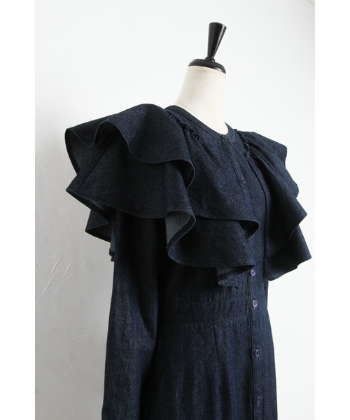 &. NOSTALGIA(アンドドットノスタルジア)の「肩フリル長袖ワンピース(ワンピース・レディース・インディゴブルー/カーキ・FREE)」の4枚目の写真