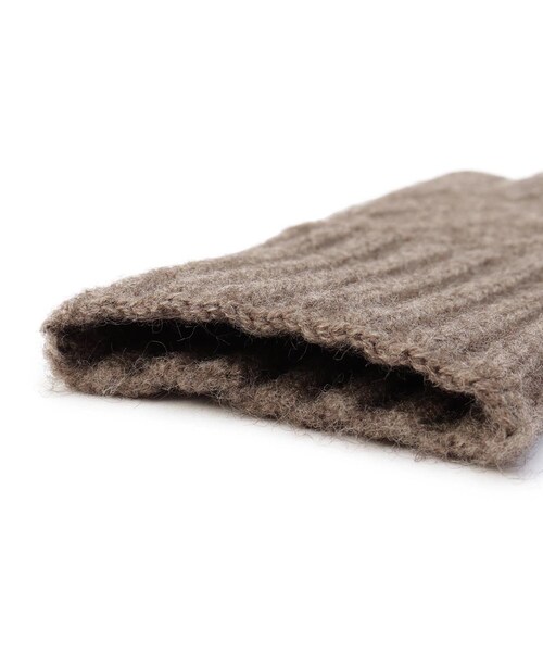 ITS'DEMO(イッツデモ)の「【手洗い可能/編地がカワイイ】スマホ対応模様編み手袋(手袋・レディース・ブラウン系/アイボリー/グレー・00)」の7枚目の写真