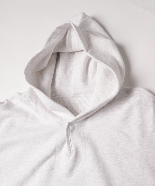 is-ness（イズネス）の「VENTILATION SHORT SLEEVE SWEAT HOODIE（パーカー・メンズ・ヘザーグレー/ホワイト系・L/M）」の7枚目の写真