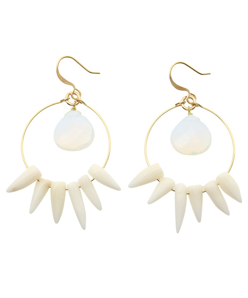 ROSE BUD（ローズバッド）の「(SUSAN SUELL)371 LOOP CHILLI EARRINGS[結婚式＆パーティー]（ピアス（両耳用）・レディース・ピンク/ホワイト・ONE SIZE）」の2枚目の写真