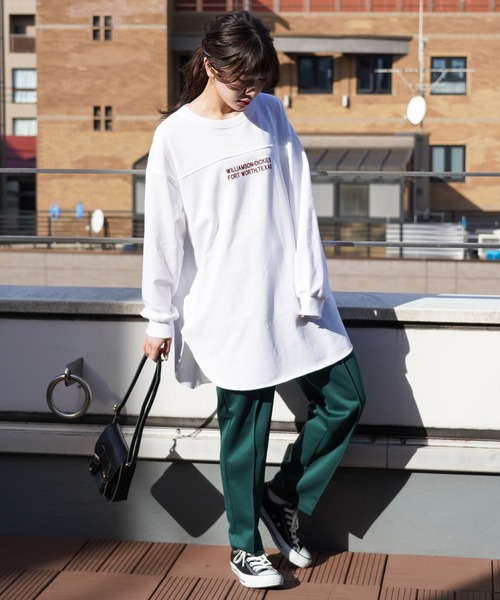 Dickies(ディッキーズ)の「Dickies ディッキーズ バックプリントロゴ裾ラウンドチュニック丈ロングスリーブTシャツ(Tシャツ/カットソー・レディース・ブルー/グリーン/ホワイト・フリー)」の4枚目の写真
