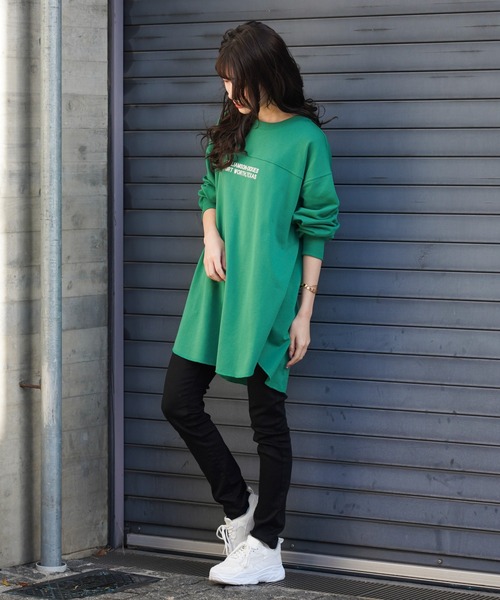 Dickies(ディッキーズ)の「Dickies ディッキーズ バックプリントロゴ裾ラウンドチュニック丈ロングスリーブTシャツ(Tシャツ/カットソー・レディース・ブルー/グリーン/ホワイト・フリー)」の8枚目の写真