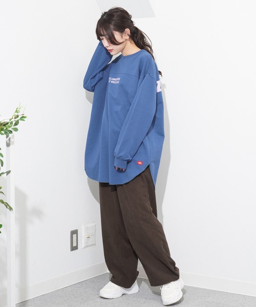Dickies(ディッキーズ)の「Dickies ディッキーズ バックプリントロゴ裾ラウンドチュニック丈ロングスリーブTシャツ(Tシャツ/カットソー・レディース・ブルー/グリーン/ホワイト・フリー)」の13枚目の写真