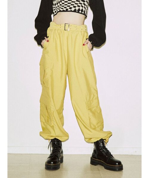 jouetie（ジュエティ）の「ナイロンカーゴパンツ（その他パンツ・レディース・アイボリー/ブラック/イエロー/カーキ・MEDIUM）」の4枚目の写真