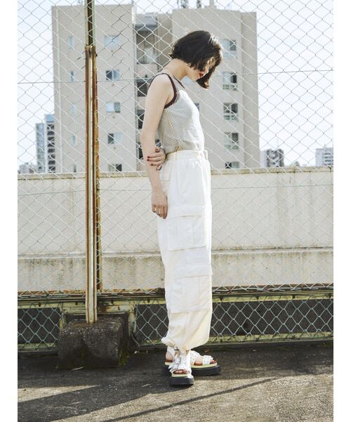 jouetie（ジュエティ）の「ナイロンカーゴパンツ（その他パンツ・レディース・アイボリー/ブラック/イエロー/カーキ・MEDIUM）」の17枚目の写真