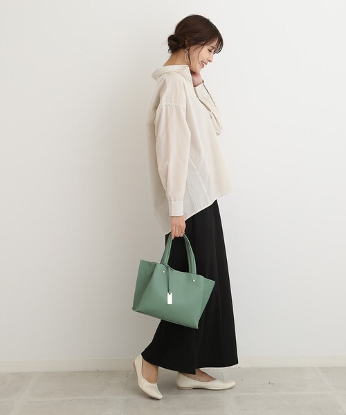 SHOO・LA・RUE（シューラルー）の「◆【大人のラフアイテム】一枚は持っていたいベーシックシャツ（シャツ/ブラウス・レディース・ネイビー系2/ベージュ系2/ホワイト・02/03/04）」の15枚目の写真