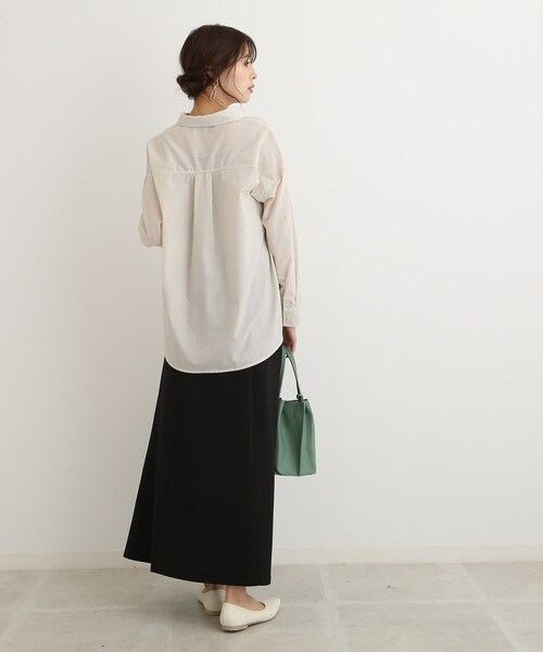 SHOO・LA・RUE（シューラルー）の「◆【大人のラフアイテム】一枚は持っていたいベーシックシャツ（シャツ/ブラウス・レディース・ネイビー系2/ベージュ系2/ホワイト・02/03/04）」の16枚目の写真