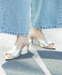 春夏の足元を軽やかに/メタリックヒールミュール