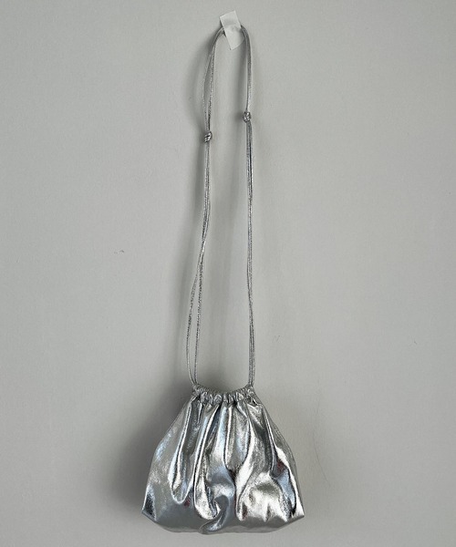 LOWRYS FARM（ローリーズファーム）の「メタリックキンチャクＢＡＧ　183138（ショルダーバッグ・レディース・グリーン/オレンジ/シルバー・FREE）」の3枚目の写真