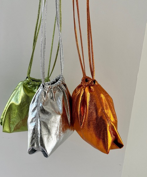 LOWRYS FARM（ローリーズファーム）の「メタリックキンチャクＢＡＧ　183138（ショルダーバッグ・レディース・グリーン/オレンジ/シルバー・FREE）」の7枚目の写真