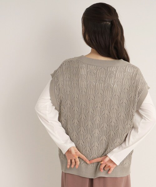 SHOO・LA・RUE（シューラルー）の「◆【2点セット】これだけでレイヤードスタイルが完成 透かし編みトップス（その他トップス・レディース・ブラック/ナチュラル/ライトグリーン/サンドベージュ・04/03/02）」の17枚目の写真