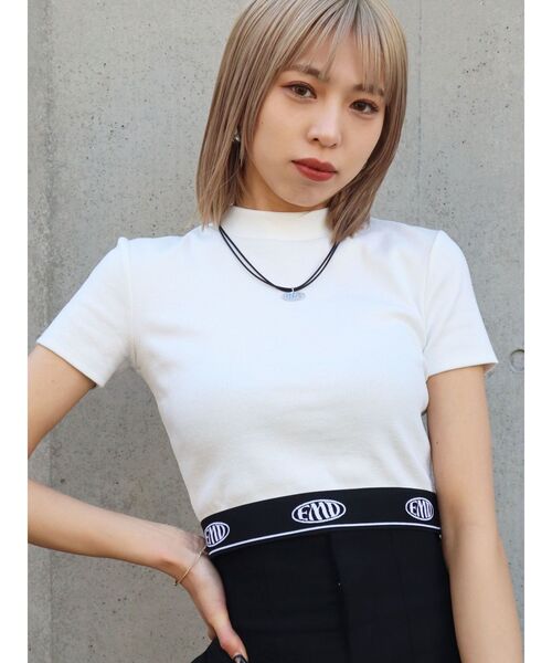 EMODA(エモダ)の「ジャガードフィットTシャツ(Tシャツ/カットソー・レディース・ホワイト/ブルー/グレー/グリーン/ブラック・FREE)」の6枚目の写真
