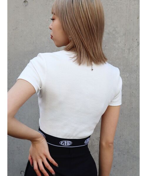 EMODA（エモダ）の「ジャガードフィットTシャツ（Tシャツ/カットソー・レディース・ホワイト/ブルー/グレー/グリーン/ブラック・FREE）」の16枚目の写真