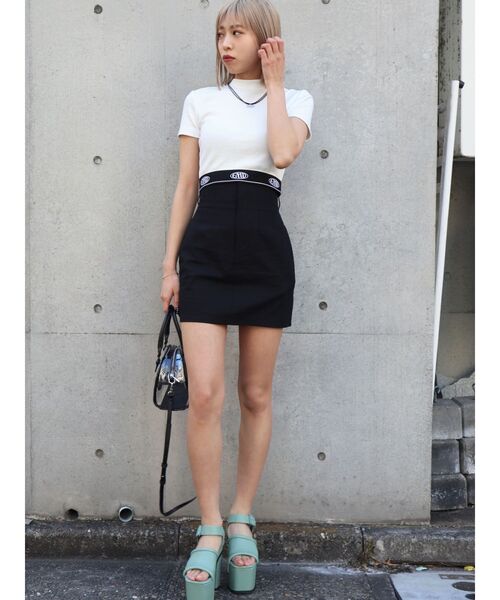 EMODA（エモダ）の「ジャガードフィットTシャツ（Tシャツ/カットソー・レディース・ホワイト/ブルー/グレー/グリーン/ブラック・FREE）」の6枚目の写真