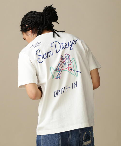 AVIREX(アヴィレックス)の「WEST COAST T-SHIRT PIN UP & COCKTAIL / ウエスト コースト Tシャツ ピンナップ & カクテル / AVIREX / アヴィレックス(Tシャツ/カットソー・メンズ・ネイビー/ゴールド/ホワイト/ブラック・MEDIUM/LARGE/X-LARGE/XX-LARGE)」の12枚目の写真