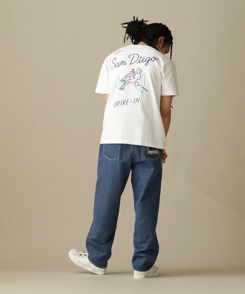 AVIREX(アヴィレックス)の「WEST COAST T-SHIRT PIN UP & COCKTAIL / ウエスト コースト Tシャツ ピンナップ & カクテル / AVIREX / アヴィレックス(Tシャツ/カットソー・メンズ・ネイビー/ゴールド/ホワイト/ブラック・MEDIUM/LARGE/X-LARGE/XX-LARGE)」の13枚目の写真