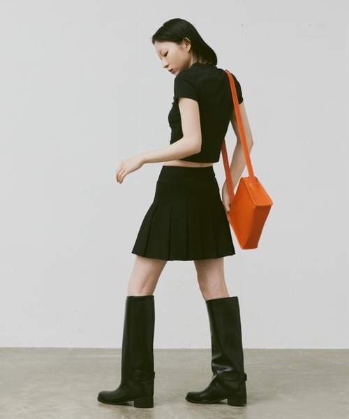 FEKETE(フェケテ)の「FEKETE LOGO VEGAN LEATHER SHOULDER BAG / フェイクレザーショルダーバッグ(ショルダーバッグ・メンズ・オレンジ/ブラウン/ブラック・FREE)」の22枚目の写真