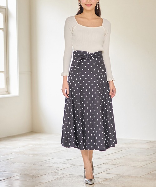 tocco closet（トッコ　クローゼット）の「袖口フリル付きスクエアネックリブニットプルオーバー（ニット/セーター・レディース・ベージュ/ホワイト・M）」の7枚目の写真