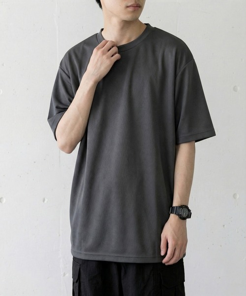 United Athle（ユナイテッドアスレ）の「【United Athle】吸水速乾！UVカット！ 4.1オンス ドライアスレチック Tシャツ ランニング ジム ヨガ フィットネス 5900（Tシャツ/カットソー・レディース・オリーブ/イエロー/レッド/ホワイト/ロイヤルブルー/グリーン/ネイビー/ブラック/ピンク/バーガンディー/ブラウン/ライム/インディゴブルー/ラベンダー/グリーン系その他2/ライトブルー/ダークパープル/グレイッシュブルー/グレー/ライトブラック/ブルー/チャコールグレー/ミント/オレンジ/ピンク系1/ブルー系その他/ライトオレンジ系/イエロー系その他2/フューシャピンク/ターコイズブルー/パープル系その他2/オレンジ系その他2/アクア/ピンク系その他/レモンイエロー・XL/M/L/S）」の3枚目の写真