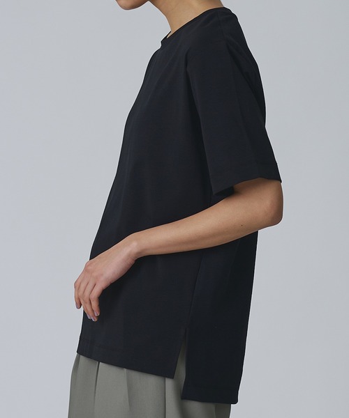 Abor（アボア）の「【Abor】ヘムスリットハーフスリーブTシャツ（Tシャツ/カットソー・レディース・ブラック/アイボリー/カーキ・FREE）」の3枚目の写真