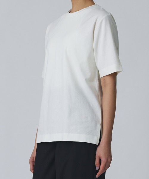 Abor（アボア）の「【Abor】ヘムスリットハーフスリーブTシャツ（Tシャツ/カットソー・レディース・ブラック/アイボリー/カーキ・FREE）」の21枚目の写真