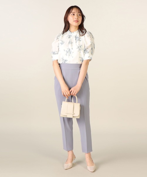 LAISSE PASSE（レッセパッセ）の「ハイストレッチテーパードパンツ（スラックス・レディース・ネイビー/サックスブルー/グレイッシュベージュ・MEDIUM/SMALL）」の3枚目の写真