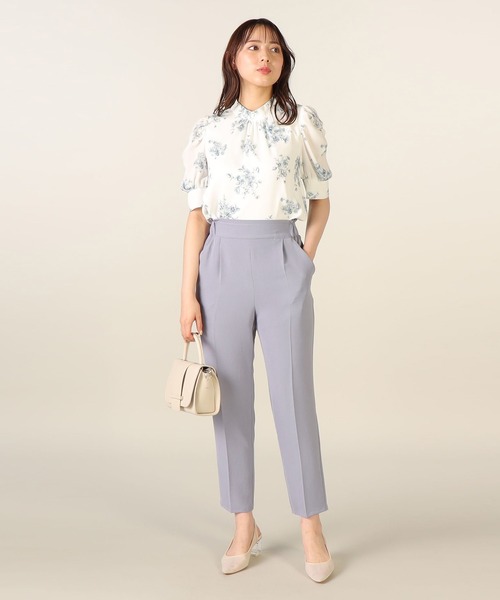 LAISSE PASSE（レッセパッセ）の「ハイストレッチテーパードパンツ（スラックス・レディース・ネイビー/サックスブルー/グレイッシュベージュ・MEDIUM/SMALL）」の15枚目の写真