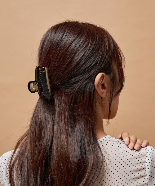 ALEXANDRE DE PARIS(アレクサンドルドゥパリ)の「【ALEXANDRE DE PARIS】ICCM-15571-03 ヘアクリップ バレッタ バンスクリップ ヘアアクセサリー(バレッタ/ヘアクリップ・レディース・アイボリー/ベージュ/ブラック/ホワイト/ブラウン/ダークブラウン/ピンク/ゴールド/ネイビー/シルバー/ブラック系その他2/ワイン・FREE)」の4枚目の写真
