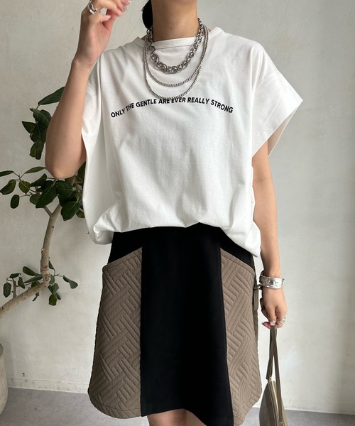 DouDou(ドゥドゥ)の「アーチロゴフレンチスリーブTEE(Tシャツ/カットソー・レディース・アイボリー/チャコールグレー/オフホワイト・FREE)」の2枚目の写真