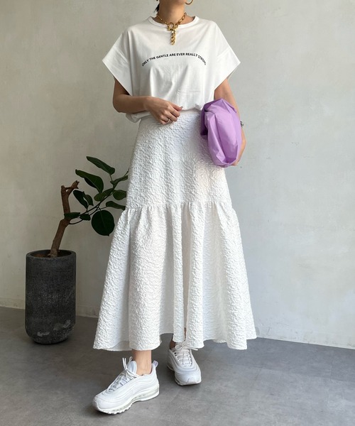 DouDou(ドゥドゥ)の「アーチロゴフレンチスリーブTEE(Tシャツ/カットソー・レディース・アイボリー/チャコールグレー/オフホワイト・FREE)」の4枚目の写真