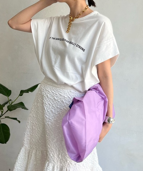 DouDou(ドゥドゥ)の「アーチロゴフレンチスリーブTEE(Tシャツ/カットソー・レディース・アイボリー/チャコールグレー/オフホワイト・FREE)」の10枚目の写真