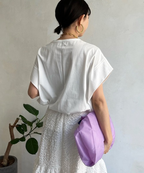 DouDou(ドゥドゥ)の「アーチロゴフレンチスリーブTEE(Tシャツ/カットソー・レディース・アイボリー/チャコールグレー/オフホワイト・FREE)」の11枚目の写真