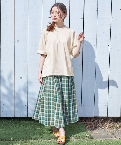 Viola e Viola(ヴィオラエヴィオラ)の「【UVカット&汗ジミ防止】後ろファスナープルオーバー(Tシャツ/カットソー・レディース・スミクロ/アイボリー/パープル/ライトグリーン・LARGE/X-LARGE/MEDIUM/XX-LARGE)」の6枚目の写真