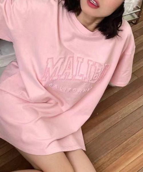 CREARE -LINO-（クレアーレリノ）の「天竺 立体カレッジロゴ オーバーサイズ Tシャツ<ユニセックス>（Tシャツ/カットソー・メンズ・ブルー系その他/ブルー/グレー/ライトグレー/ライトブルー/ブラック/シルバー/ピンク/チャコール/ネイビー/アイボリー/グレー系その他/ブラック系その他・FREE/MEDIUM/LARGE）」の13枚目の写真