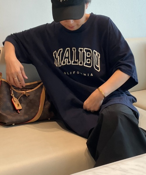 CREARE -LINO-（クレアーレリノ）の「天竺 立体カレッジロゴ オーバーサイズ Tシャツ<ユニセックス>（Tシャツ/カットソー・メンズ・ブルー系その他/ブルー/グレー/ライトグレー/ライトブルー/ブラック/シルバー/ピンク/チャコール/ネイビー/アイボリー/グレー系その他/ブラック系その他・FREE/MEDIUM/LARGE）」の20枚目の写真