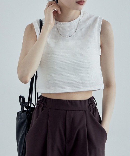 etoll.(エトル)の「ジャガードスリーブレスクロップトップ(Tシャツ/カットソー・レディース・ホワイト/ブラック/ネイビー・FREE)」の22枚目の写真