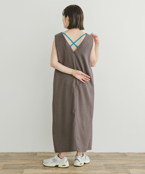 アーバンリサーチきれい色23SSコットンリネンVネックノースリワンピース♪ ITEMS URBANRESEARCH（アイテムズ アーバンリサーチ）の