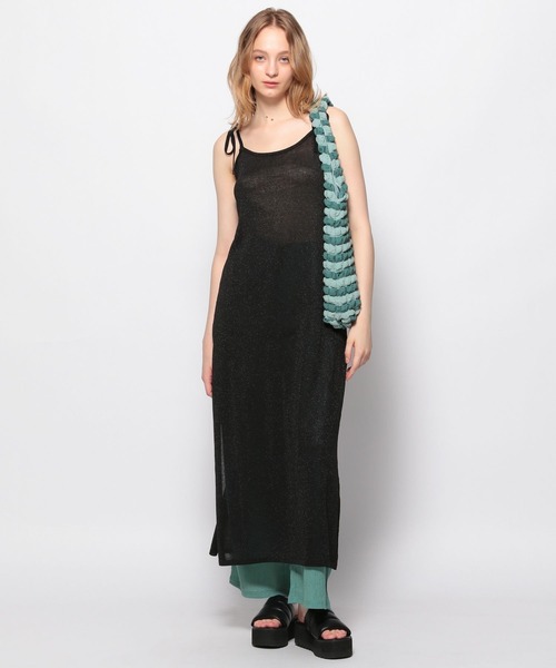 FOREVER 21（フォーエバー トゥエンティーワン）の「シアーニットキャミワンピース（ワンピース・レディース・ライトグリーン/ブラック/オフホワイト・FREE）」の15枚目の写真